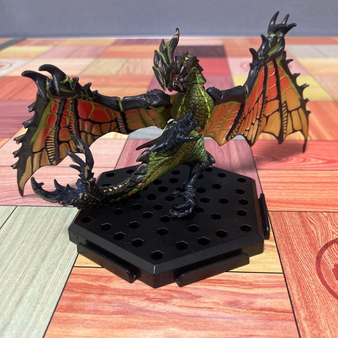 モンスターハンター スタンダードモデル ライゼクス フィギュア