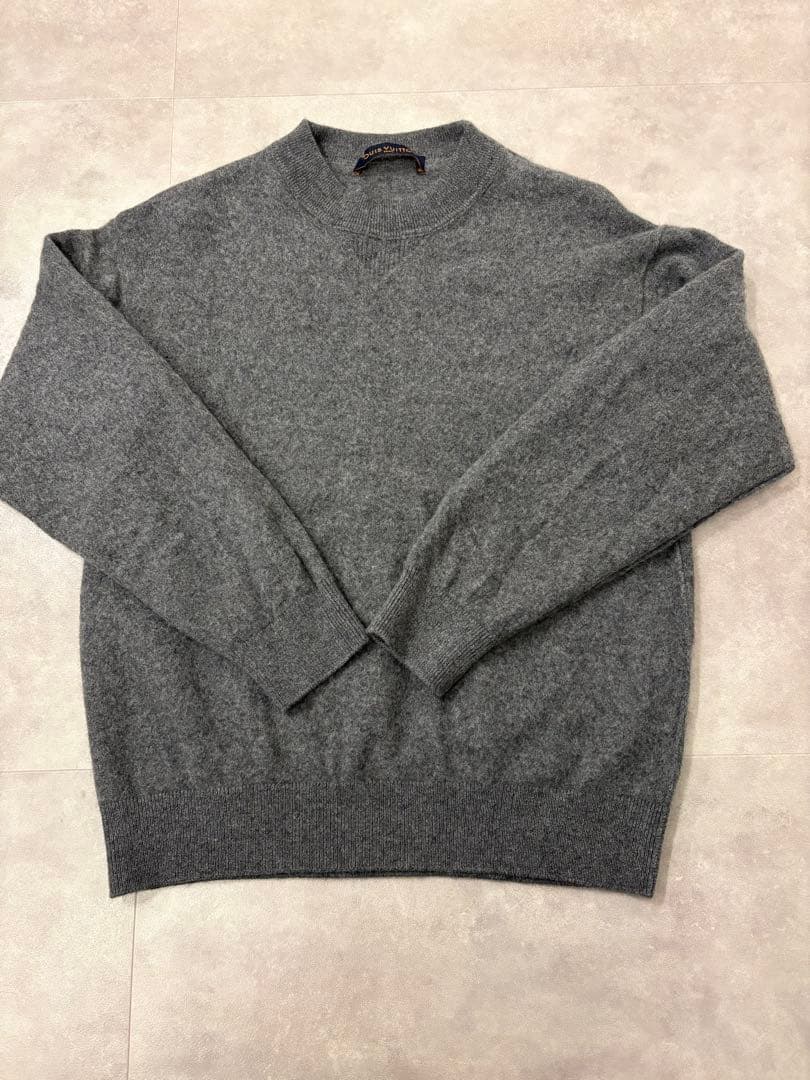 ルイヴィトン カシミヤ100% インサイドアウト 長袖ニット グレー L LOUIS VUITTON（ルイ・ヴィトン） インサイドアウト フロントロゴ刺繍