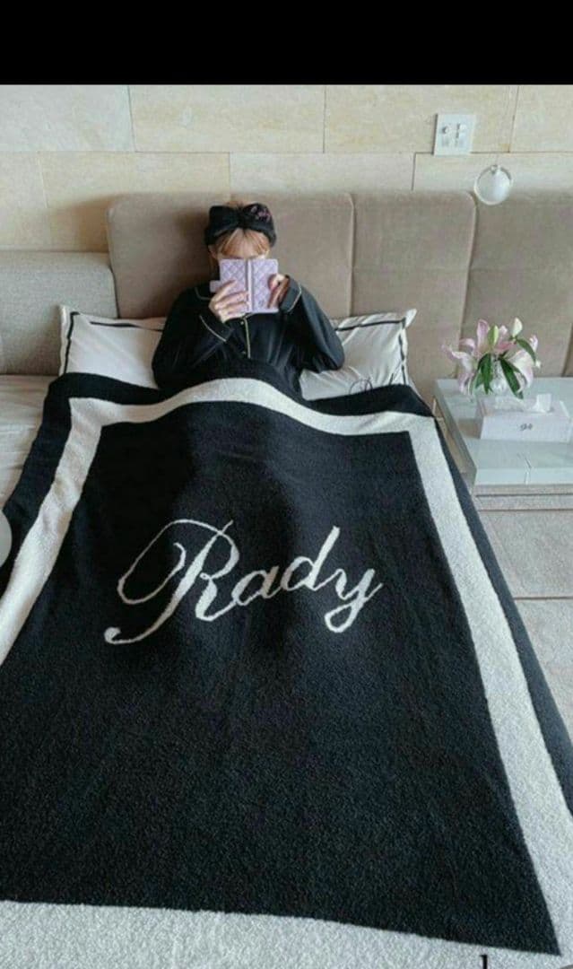 rady　カシミアタッチ　ブランケット　毛布 Rady レディ カシミアタッチ ブランケット 新品 - メルカリ