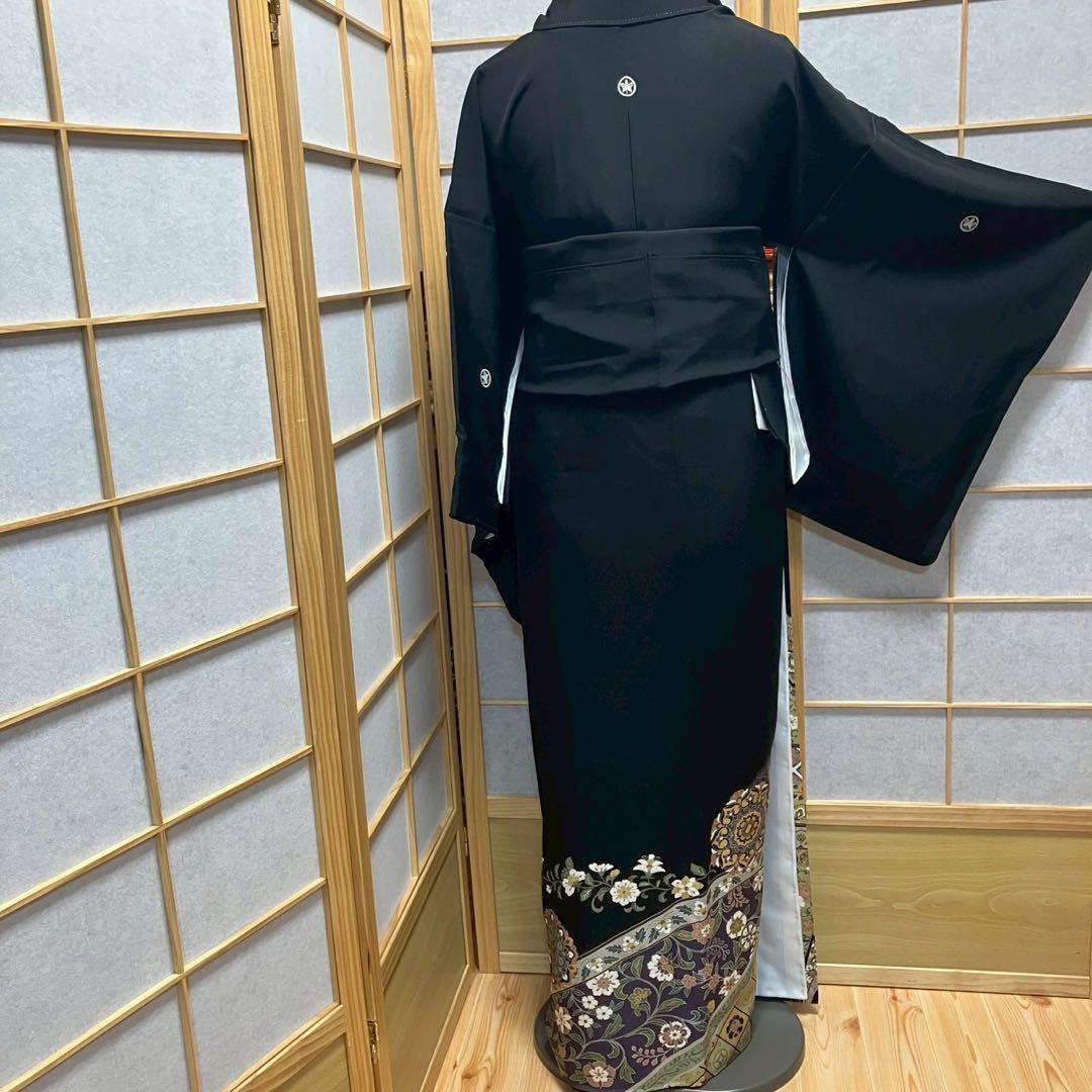 7207］黒留袖 美品 駒刺繍 金彩 比翼付 五つ紋 沢瀉 正絹 着物 袷