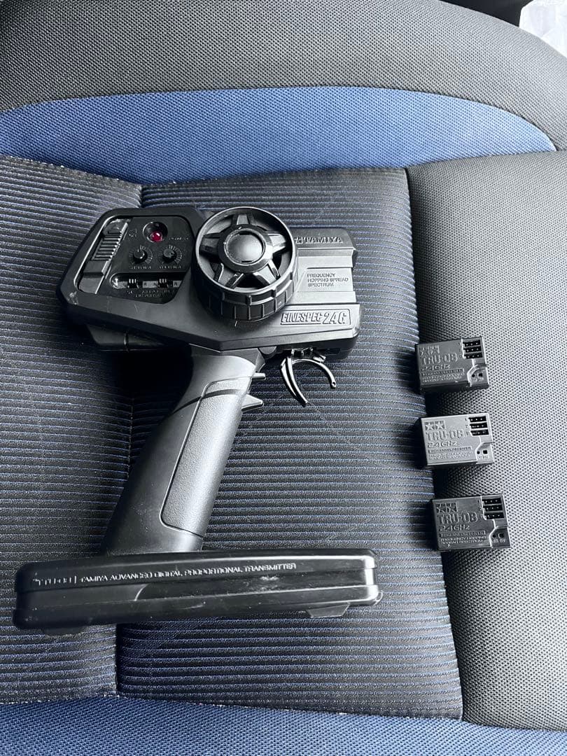 TAMIYA Finespec 24G 送信機とTRU-08受信機3個セット タミヤRCシステム ファインスペック2.4G 4チャンネルプロポ（送信機