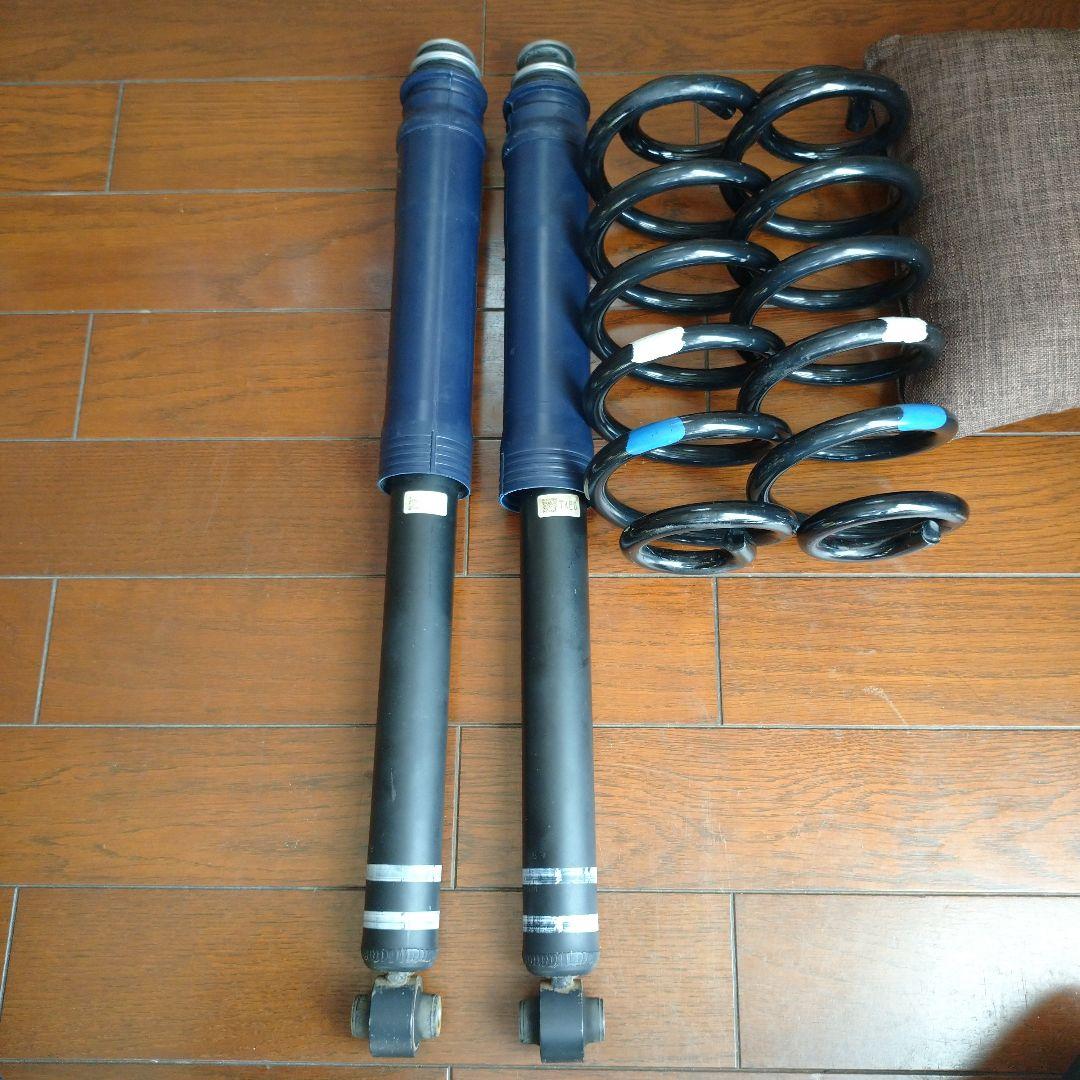 20アルファード ヴェルファイア リア純正ショック アブソーバー