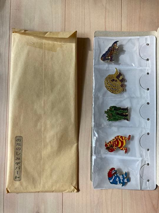 帰ってきたウルトラマン　おたのしみデパート　怪獣バッヂコンプリートセット　バッジ 帰ってきたウルトラマンおたのしみデパート怪獣バッヂコンプリート