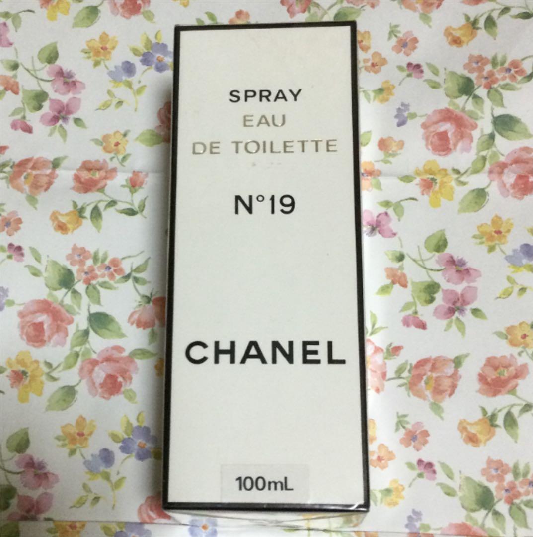 シャネル　19 オウドトワレ　スプレー　100ml CHANEL CHANEL（シャネル） CHANEL No.19 オードトワレ 100ml EDT レディース