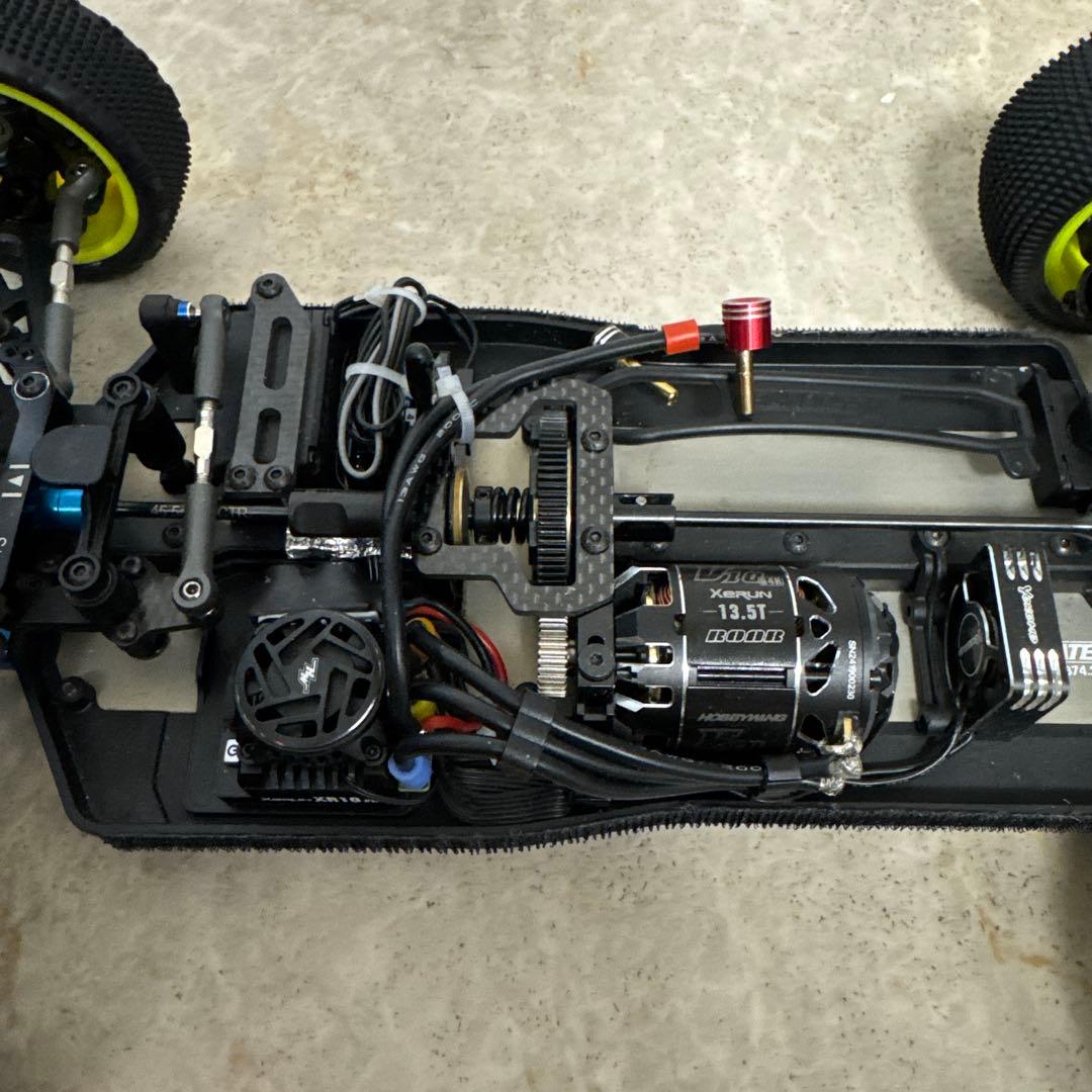 アソシエイテッド RC10 B74.2 CE (組立メカ搭載済み) - メルカリ