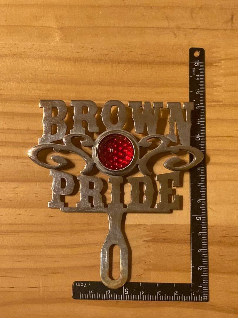 ライセンス　トッパー　brown pride チョロ　チカーノ　ローライダー ライセンストッパー チカーノ バイカー ローライダー ライセンストップ