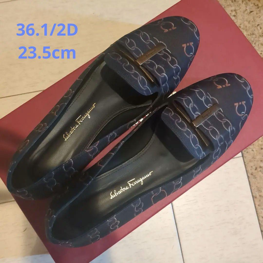 Salvatore Ferragamo フラットシューズ - メルカリ