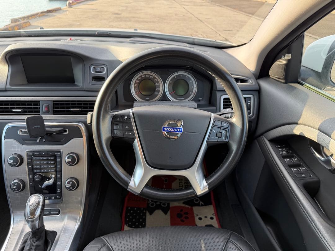 パーツ Volvo XC70 AWD 3.0L - 118,000km