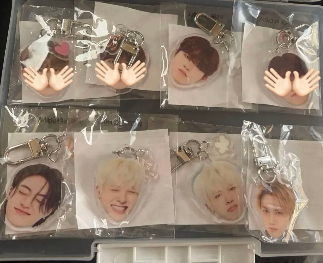 treasure 顔アクキー TREASURE 顔アクキー - メルカリ