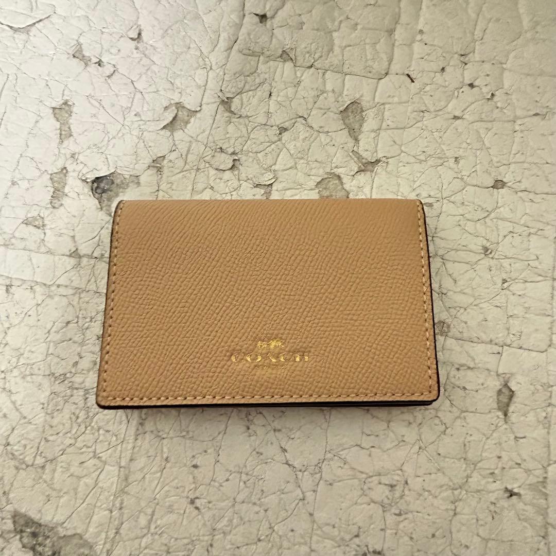 COACH 名刺入れ ベージュ レザー - メルカリ