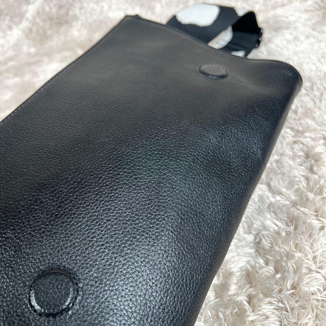 イアパピヨネ ワイドテープショルダーバッグ ボディバッグ