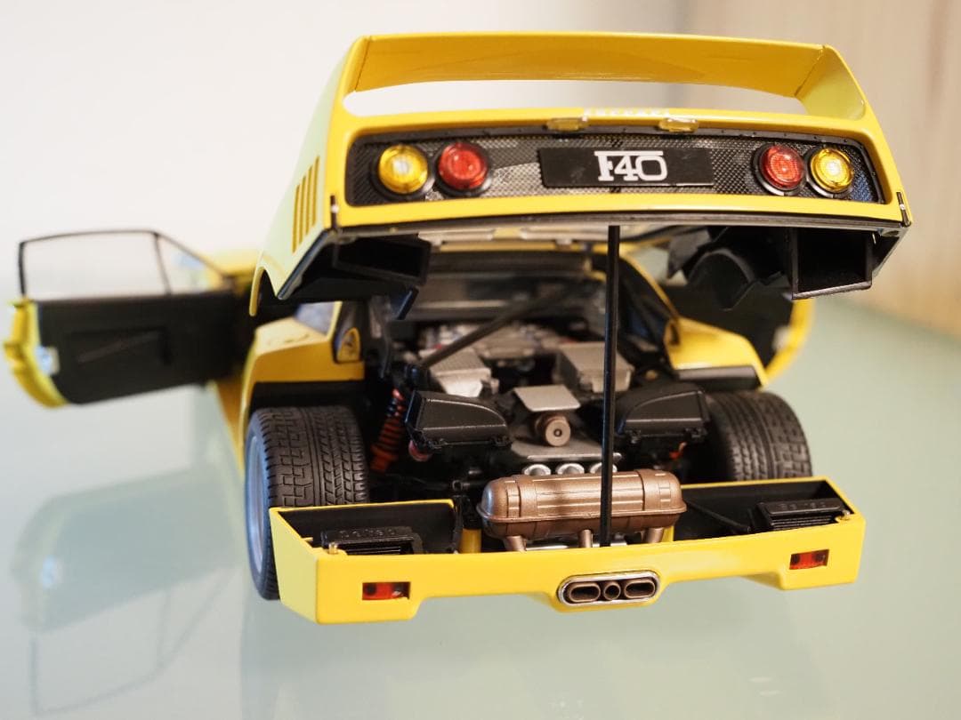 AUTOart 1/18 Ferrari F40イエロー旧ダイキャスト開閉モデル - メルカリ