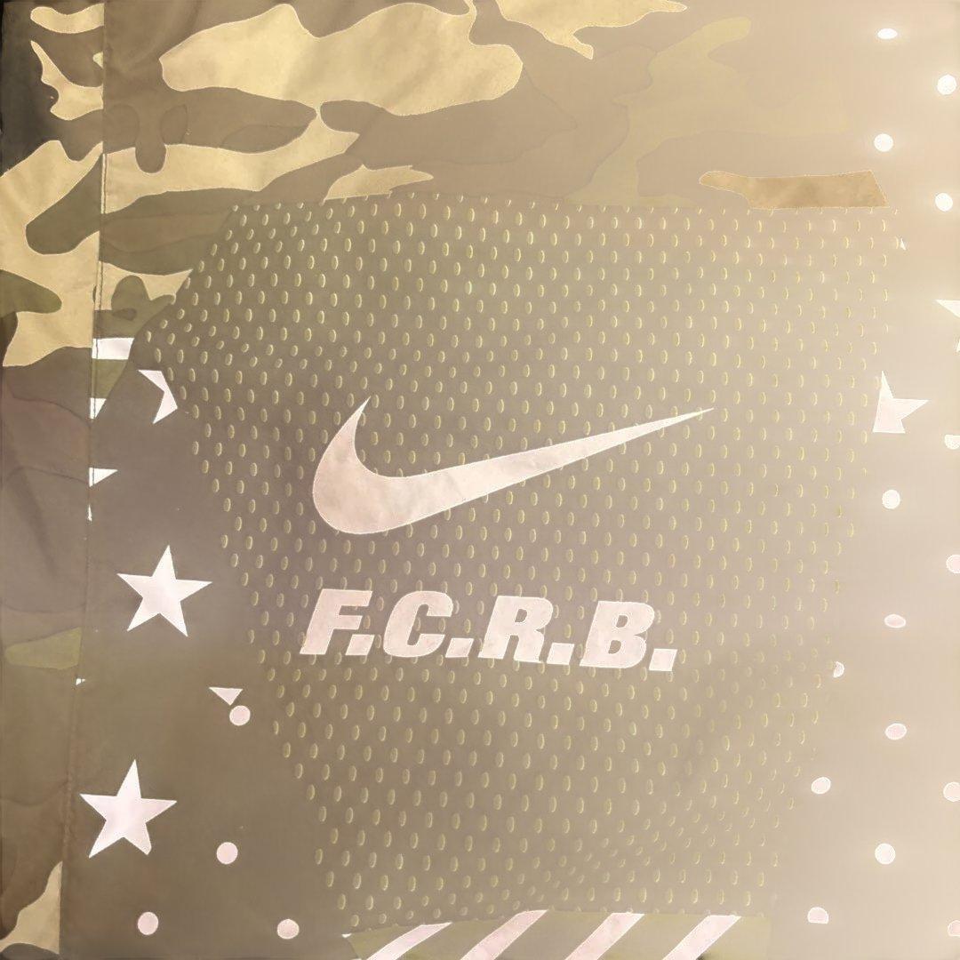 NIKE F.C.R.B ナイロンジャケット M 迷彩柄 カモフラ NIKE 星 - メルカリ