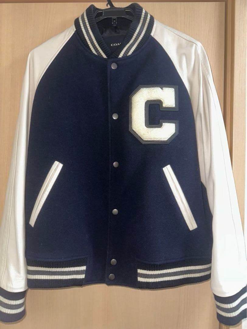 美品】 コーチ スタジャン ネイビー 未使用 - メルカリ