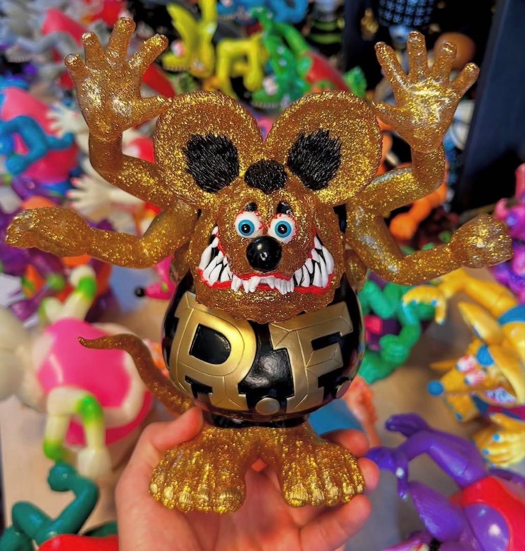 On_ink 15  MxMxM × BlackBooktoy Asura Rat Fink Purple by MxMxM x BlackBook Toy - Vinyl Pulse