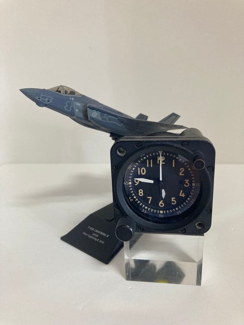 ミニチュア戦闘機とコックピット時計(不動) - メルカリ