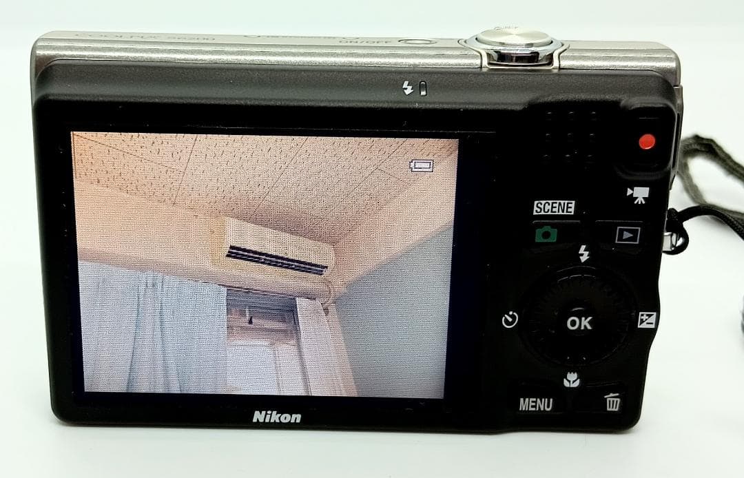 Nikon COOLPIX S6200 Silver 16.0MP 充電器付き