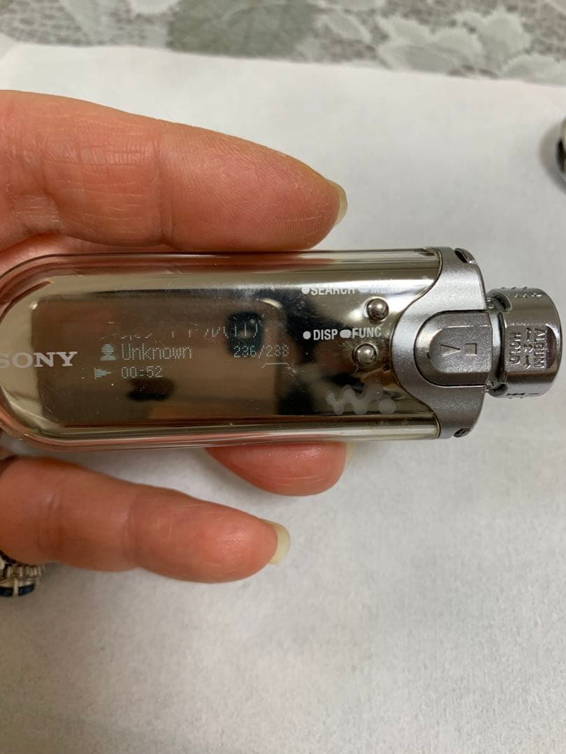 &中古 SONY WALKMAN デジタル音楽プレーヤー NW-A605 NW-A605 V｜SONY ウォークマンAシリーズ 512MB バイオレット[NW-A605 V