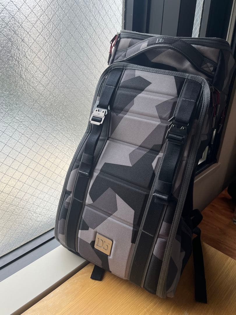 Douchebags Db The Hugger 30L EVA Camo 限定 Rucksack Db The Hugger 30L EVA Camo 2.0 | Outdoorsupply.co.uk