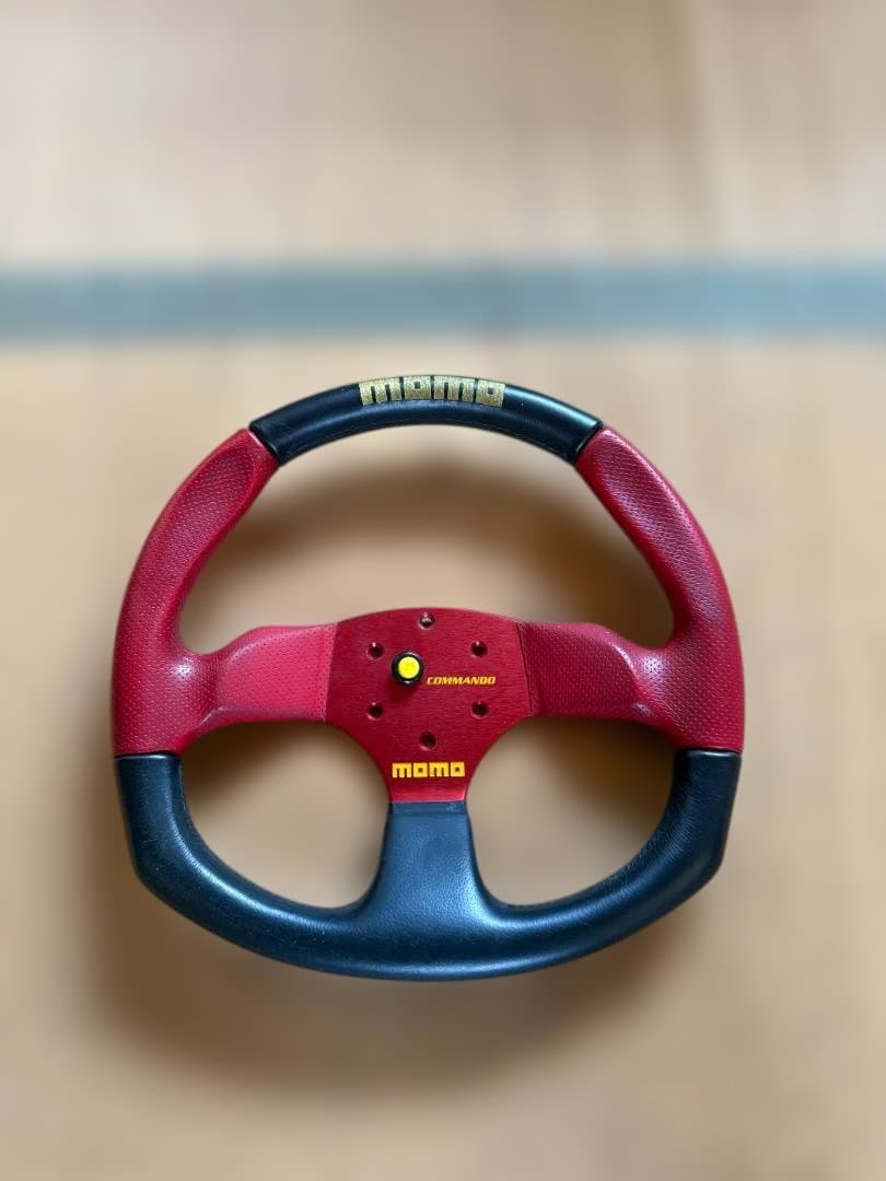 中古　momo コンペティション ステアリング 赤黒 モモ形状 MOMO ディープコーン 競技用 ステアリング 35Φ350mmスタンス