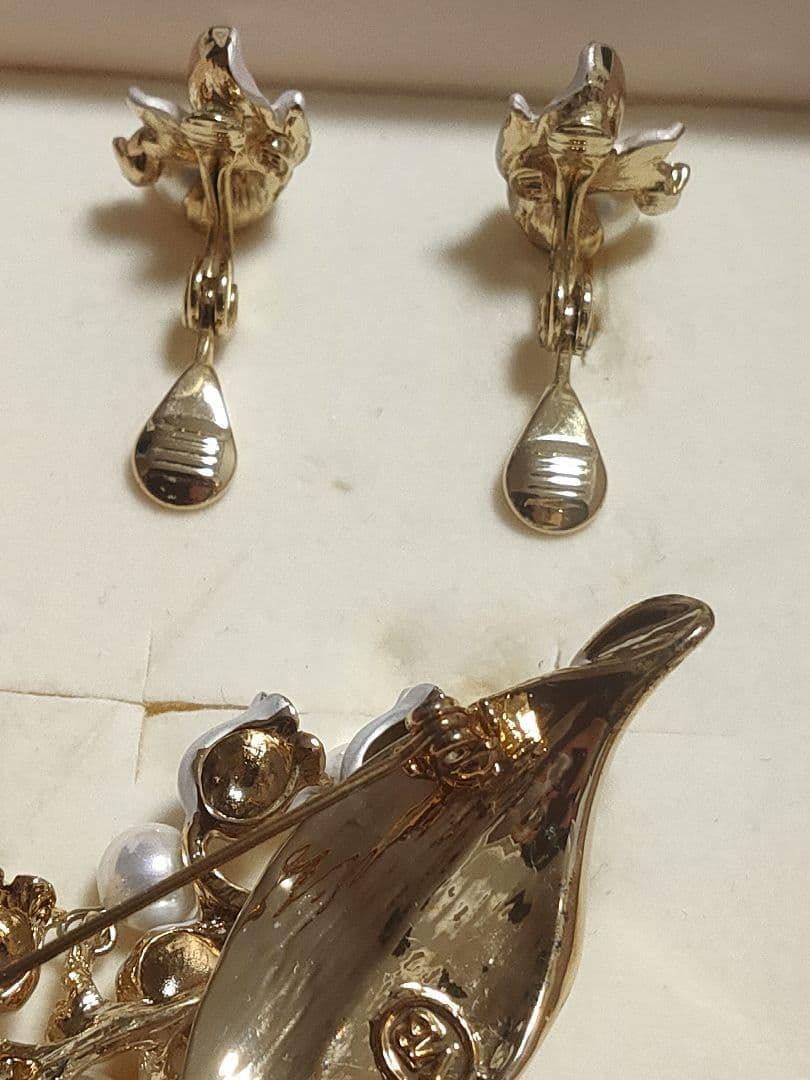 希少デザイン ヴァンドームブティック すずらん ブローチ、イヤリング