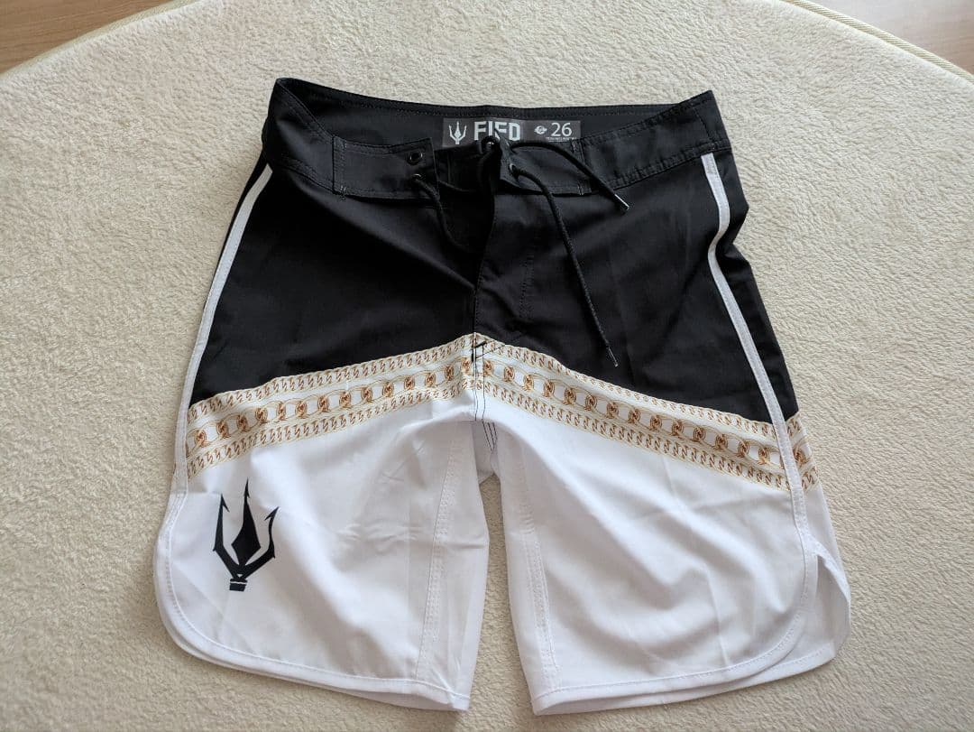 FIED 26インチ サーフパンツ 黒/白 FIED FIED サーフパンツ ブラック 26インチ サーフパンツ 黒⁄白 2025年