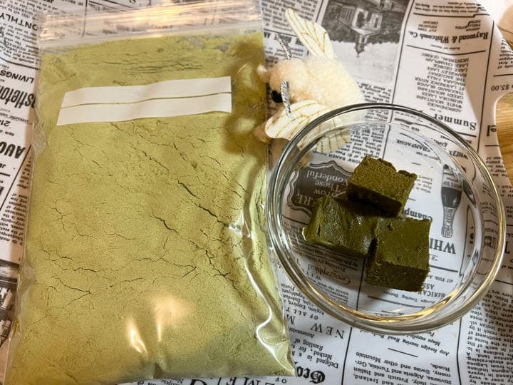 シルクメイト 粉末 100g 蚕 シルクワーム用人工飼料 - メルカリ