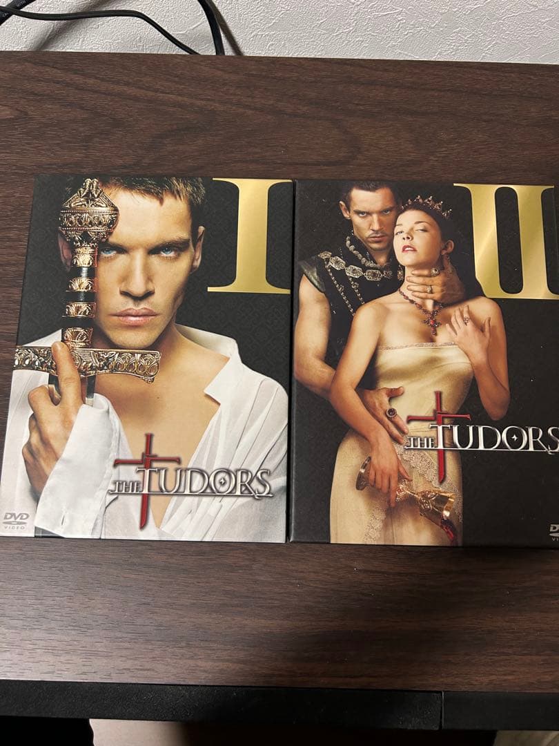 チューダーズ ヘンリー8世 背徳の王冠 DVD-BOXⅠ〜Ⅳ〈5枚組〉