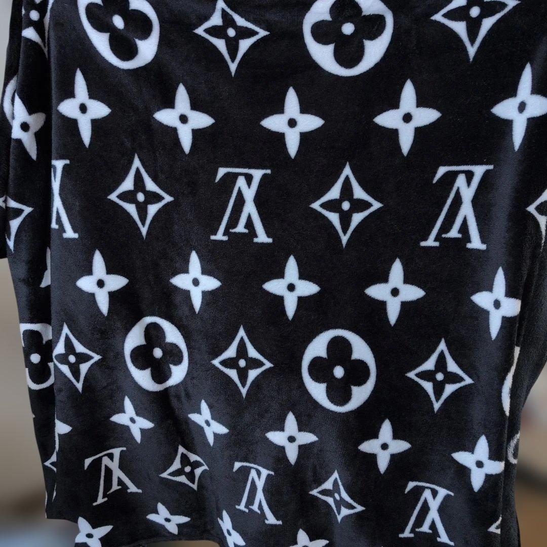 モノグラムブランケット約125センチ✖︎約210センチ モノグラムブランケット約125センチ✖︎約210センチ