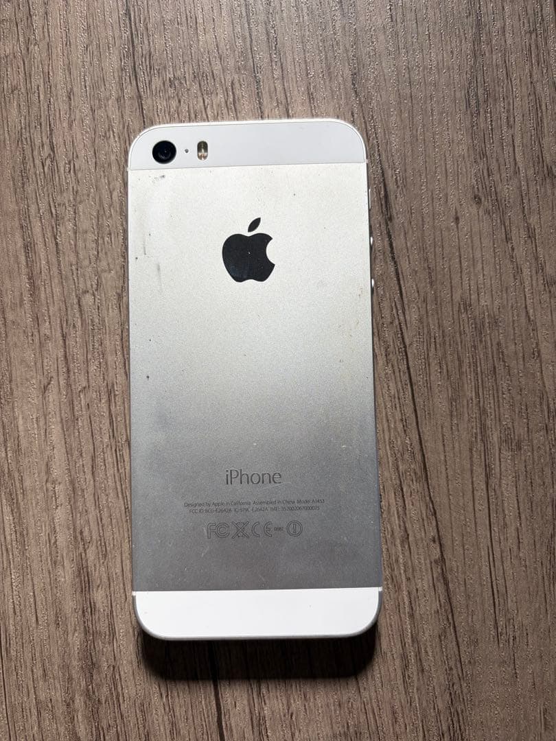 Apple iPhoneSE シルバー Apple iPhone SE 1st Generation - 16GB -(Unlocked) Silver