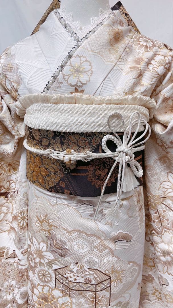 振袖 クリーム色と金色の花柄 成人式 振袖7点セット 正絹 振袖フル