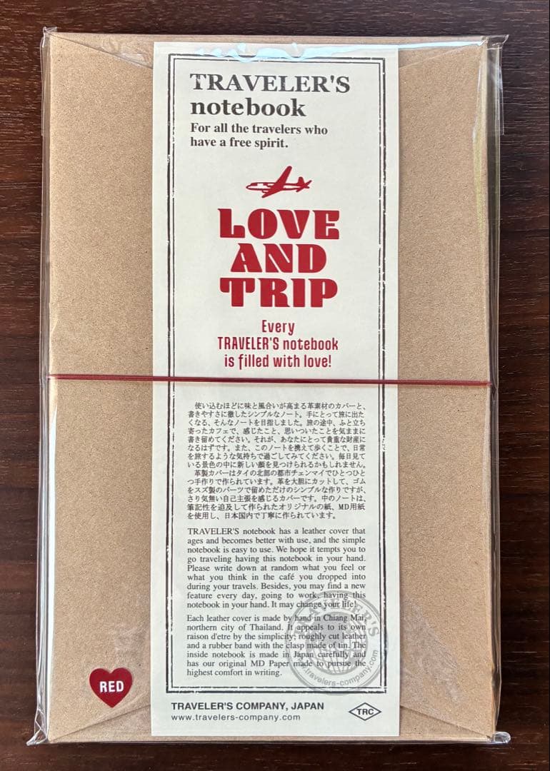 トラベラーズノート LOVE AND TRIP レッド TRAVELER'S notebook LOVE AND TRIP Red / レッド | TRAVELER'S COMPANY