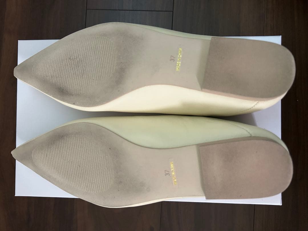 ETRE TOKYO クリーム色 ポインテッドレザースリッポン 37