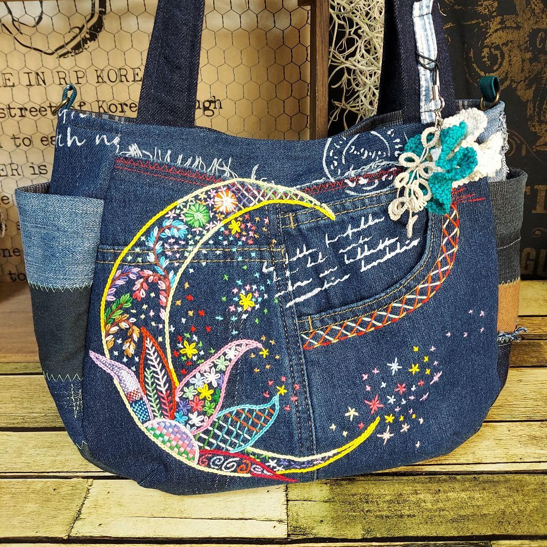 刺繍デニムバック　No.661　デニムリメイク　刺繍バック　丸いバック　月 デニムリメイク花刺繍大人可愛いショルダートートバッグbag-0024