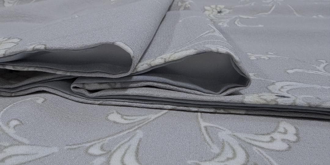 着物12 くるり 東レシルック 唐草紋様袷着物 グレー 身丈165裄丈