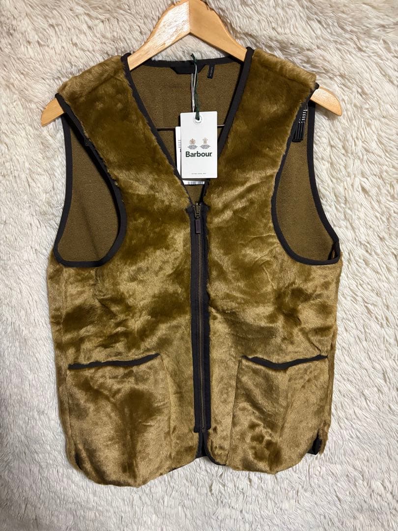 新品 タグ付きBarbour ブラウン　ファーライナー インナーベスト 40 Barbour（バブアー） [TIME SALE] ファーライナー ベスト Barbour FUR