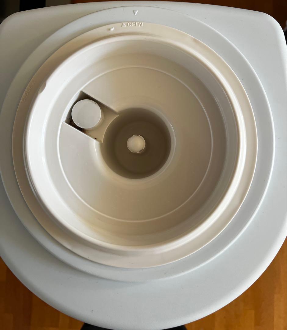 ウォーターサーバー B7A ホワイト 2022年製造 - メルカリ