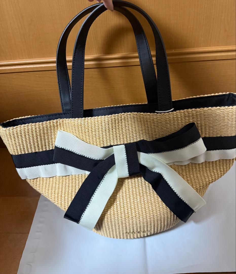 TOCCA リボン付きベージュと黒のかごトートバッグ TOCCA リボン付きベージュと黒のかごトートバッグ