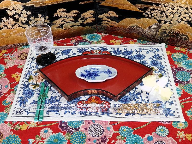 伊万里　瀬戸　染付　藤の図　木瓜型変形皿　豆皿　E685AS-fbqd 伊万里 瀬戸 染付 藤図 木瓜型変形豆皿