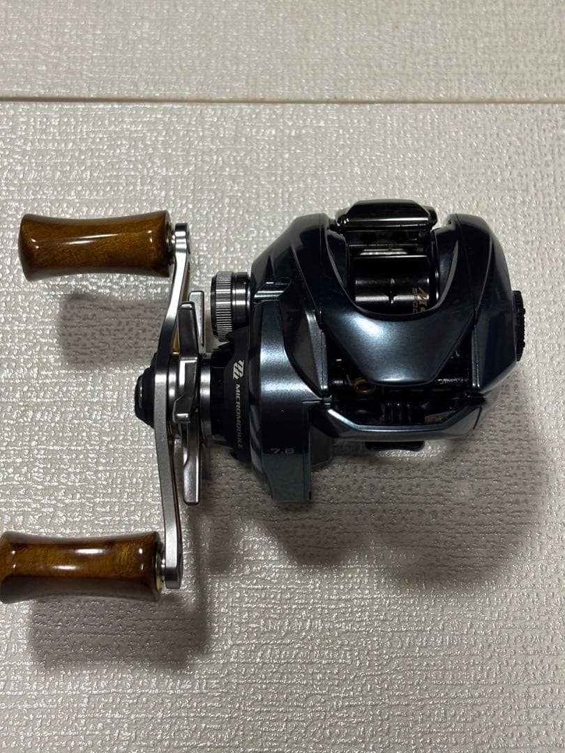 シマノ 22アルデバランBFS HG アベイルスプール付 ハンドルウッドノブ