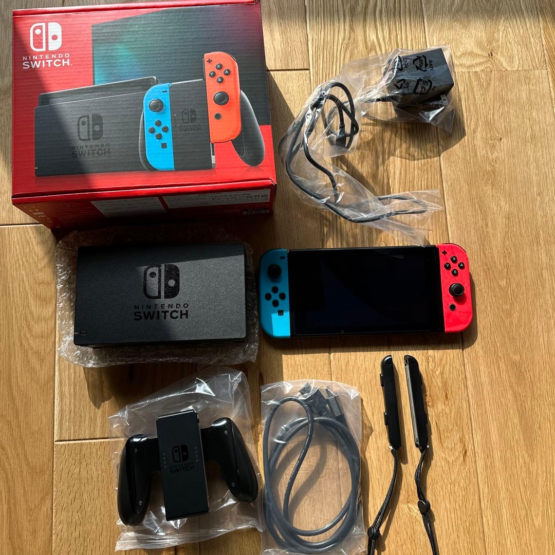 Nintendo Switch 本体 赤/青　全セット Amazon.co.jp: Nintendo Switch マリオレッド×ブルー セット : ゲーム