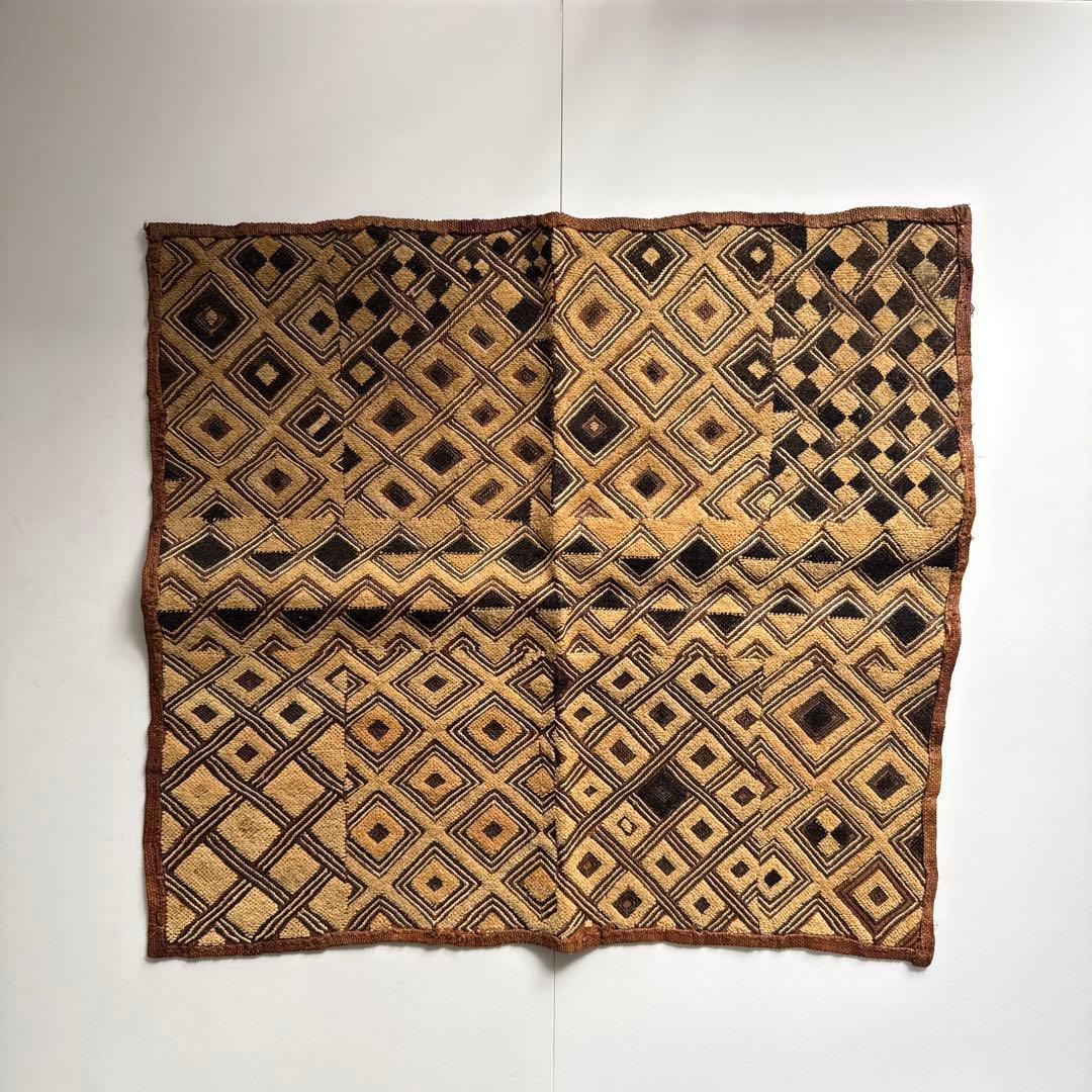 クバクロス ラフィア布 アフリカ 民族布 NEW アフリカ民族布 クバ王国のラフィア布
