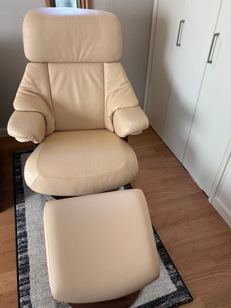 【セール】【美品】カリモク　ザ・ファーストRU73 Mサイズ　オットマンセット ザ・ファースト RU7300（M）オットマンセット ホワイト モカブラウン