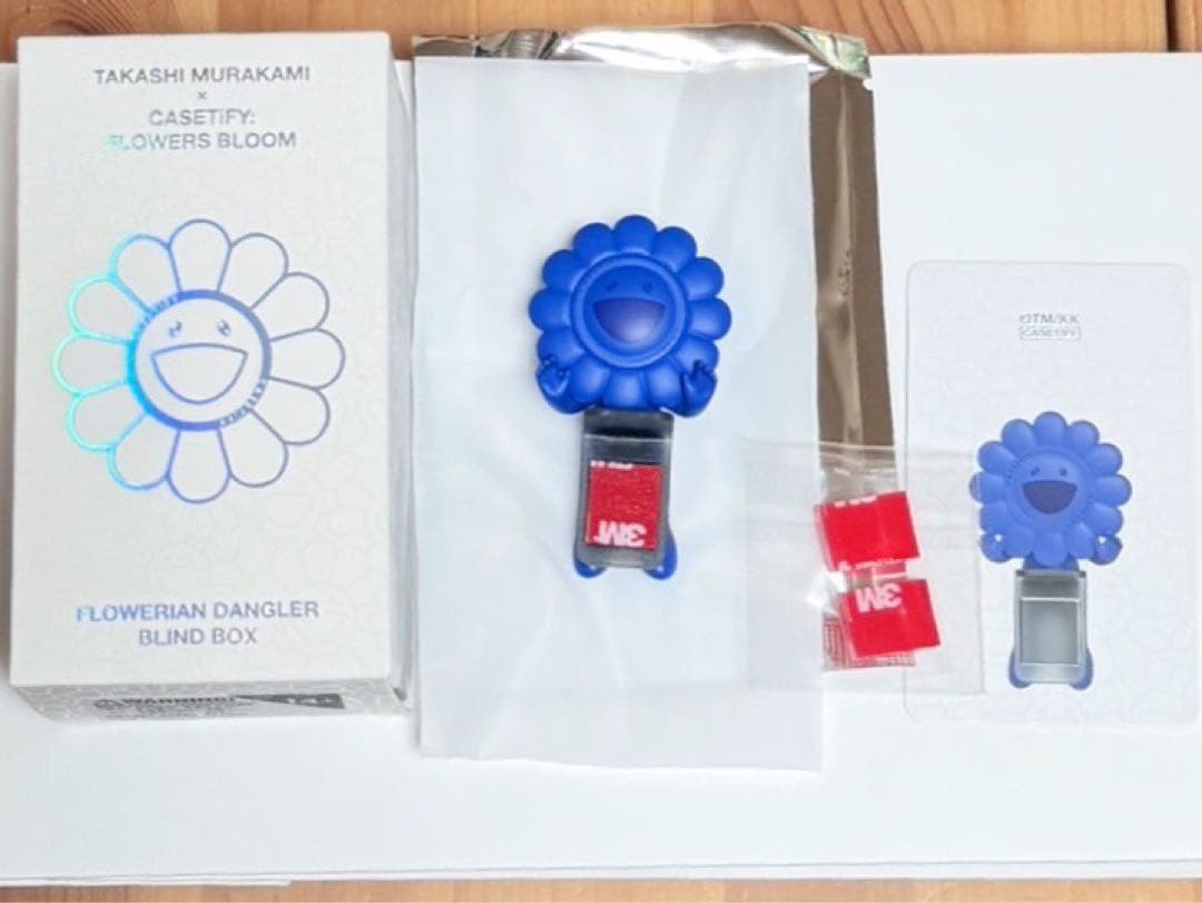 CASETiFY 村上隆 お花ちゃん スマホフィギュア ブルー - メルカリ