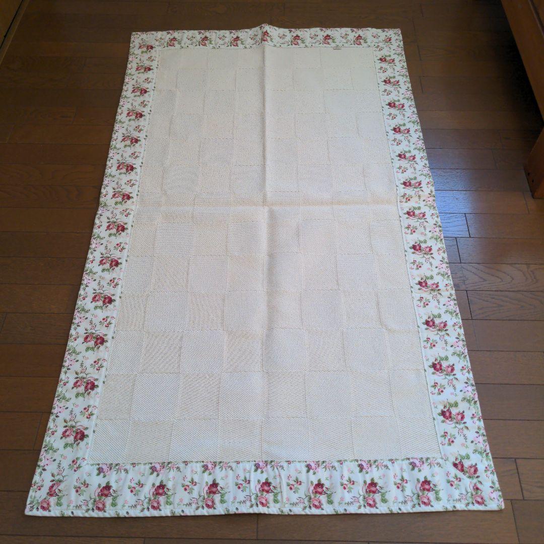 ローラアシュレイ　ラグマット 速達発送☆Laura Ashley☆Genevieveエリアラグ 101x152cm 5色 (Laura