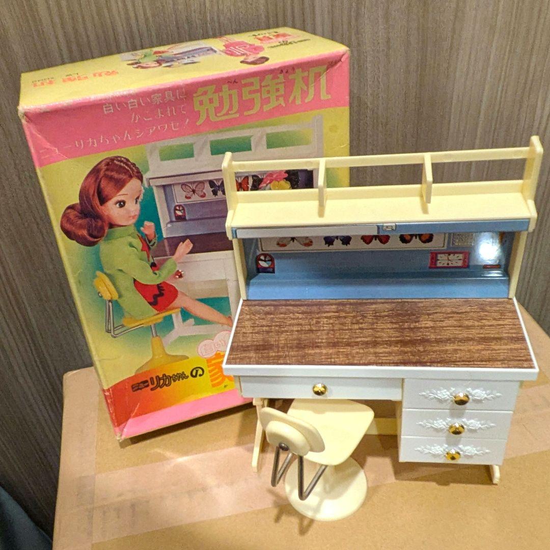 リカちゃん白い白い家具セット 勉強机 - メルカリ
