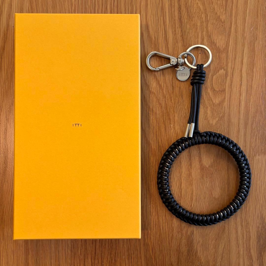 iTTi イッチ　CRISTY KNOT WRIST CIRCLE CHARM ITTI/Itchi/CRISTY KNOT WRIST CIRCLE CHARM / RAPTO JP