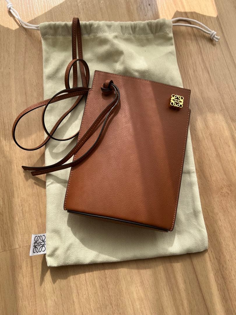 LOEWEロエベ ダイスポケット ショルダーバッグ ブラウンの通販｜www