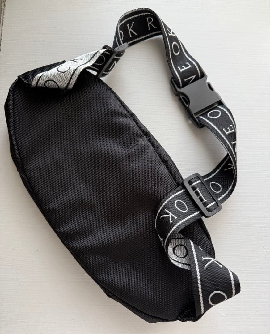 ボディバッグ 2018 ワンオク オーケストラ ONE OK ROCK - メルカリ