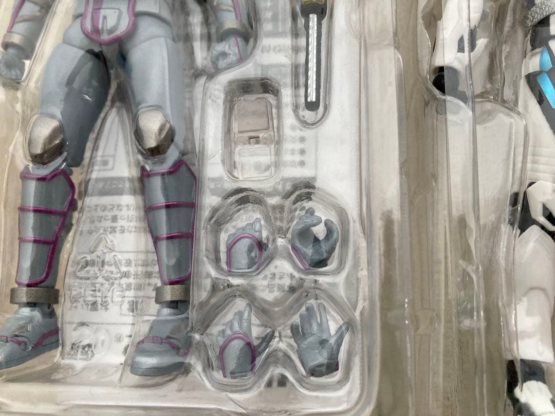 仮面ライダーチェイサー＆マッハ フィギュアセット　S.H.Figuarts